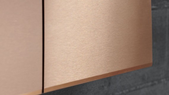 Клавиша Sigma70 в цвете красное золото (© Geberit) Клавиша Sigma70 в цвете красное золото (© Geberit)