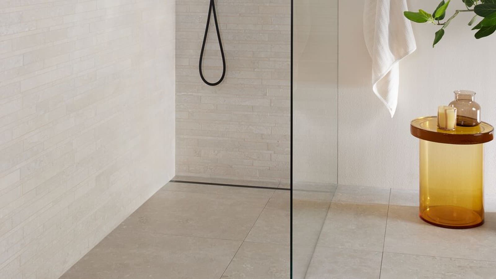 Floor-even shower with Geberit Cleanline50 shower channel Floor-even shower with Geberit Cleanline50 shower channel