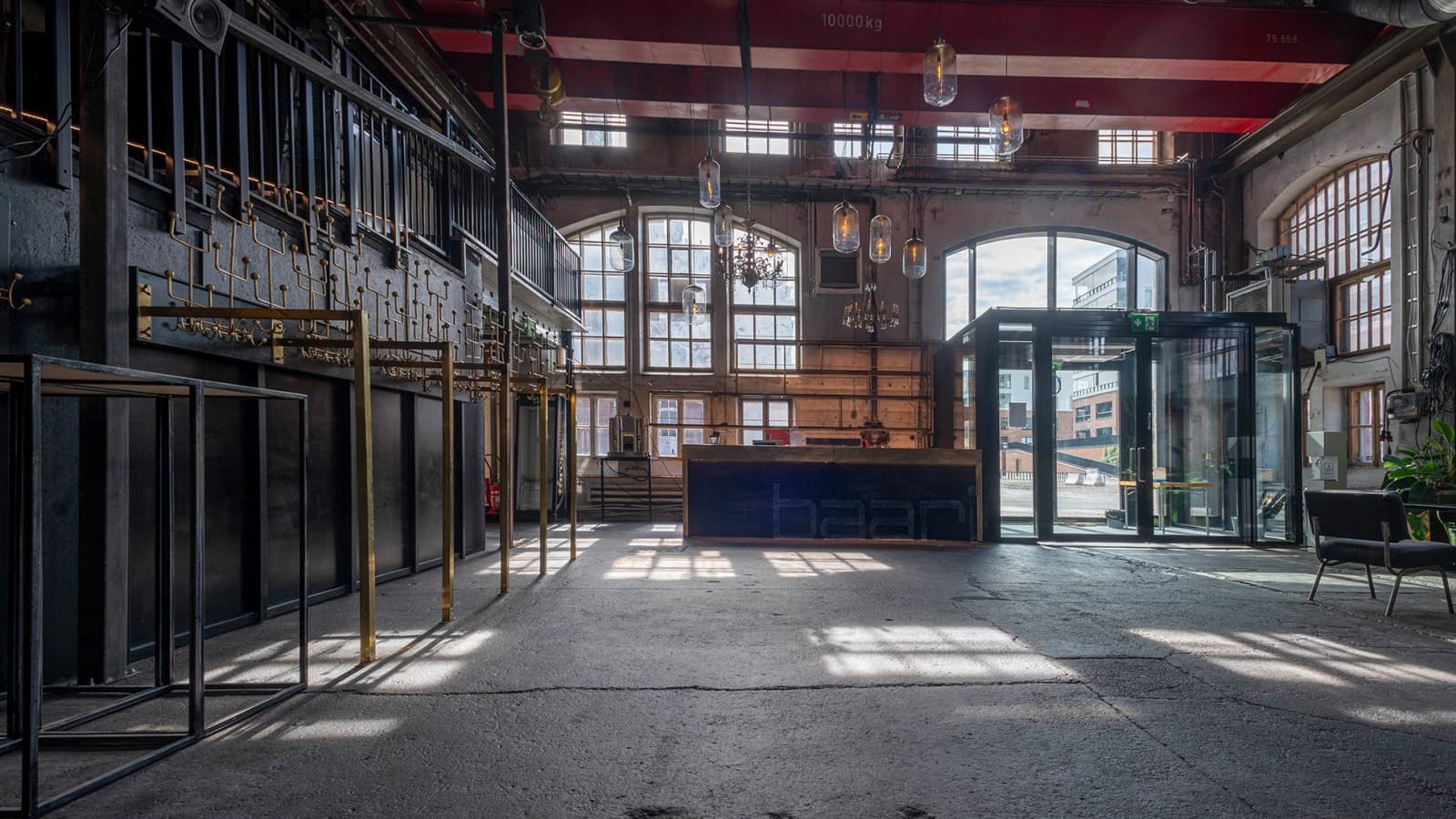 Предложение в Конепае чрезвычайно разнообразно. Здесь достаточно места для баров, клубов, спортивных и культурных мероприятий (© Kansallis Teatteri) Предложение в Конепае чрезвычайно разнообразно. Здесь достаточно места для баров, клубов, спортивных и культурных мероприятий (© Kansallis Teatteri)