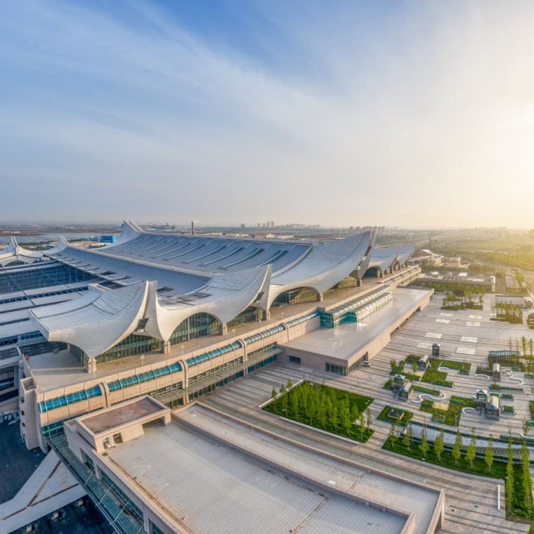 Железнодорожная станция Хундао с прекрасным видом на море (© ingDESIGN Co., Ltd.) Железнодорожная станция Хундао с прекрасным видом на море (© ingDESIGN Co., Ltd.)