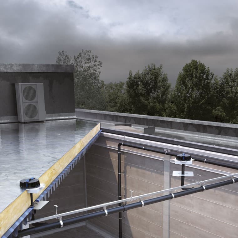 Кровельная система ливнестока Pluvia может осушать крыши всех трех башен с относительно небольшим количеством воронок (© Geberit) Кровельная система ливнестока Pluvia может осушать крыши всех трех башен с относительно небольшим количеством воронок (© Geberit)